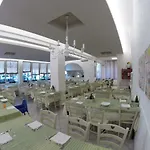 Astra Hotel 2*
