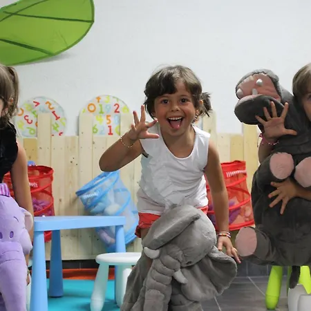 فندق Astra كاتوليكا