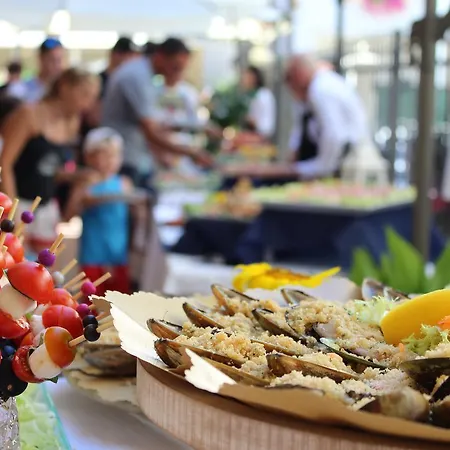 Astra מלון קאטוליקה